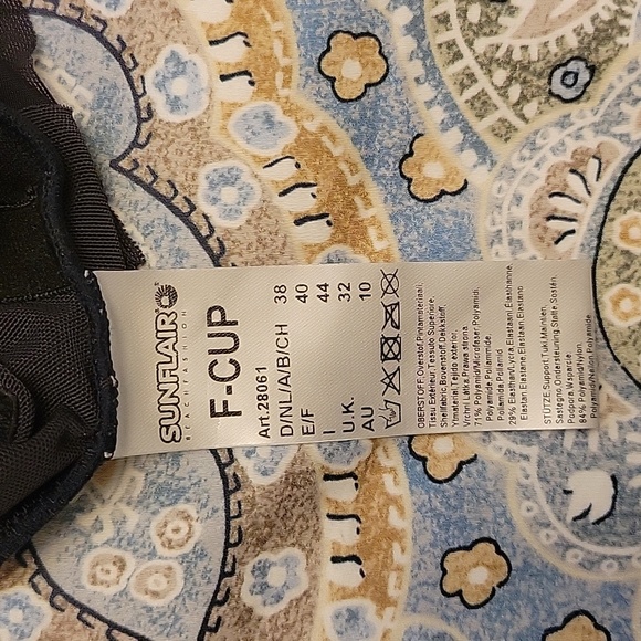 Bathing suit - Picture 10 of 12